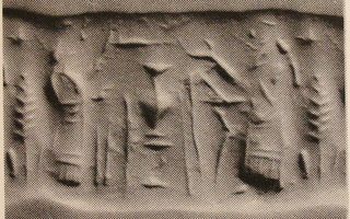 Pot-stand between king and his attendant