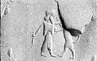 Royal hero fighting lion