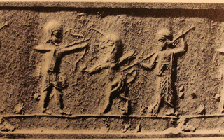 Median archer and Persian spearman hunting lion