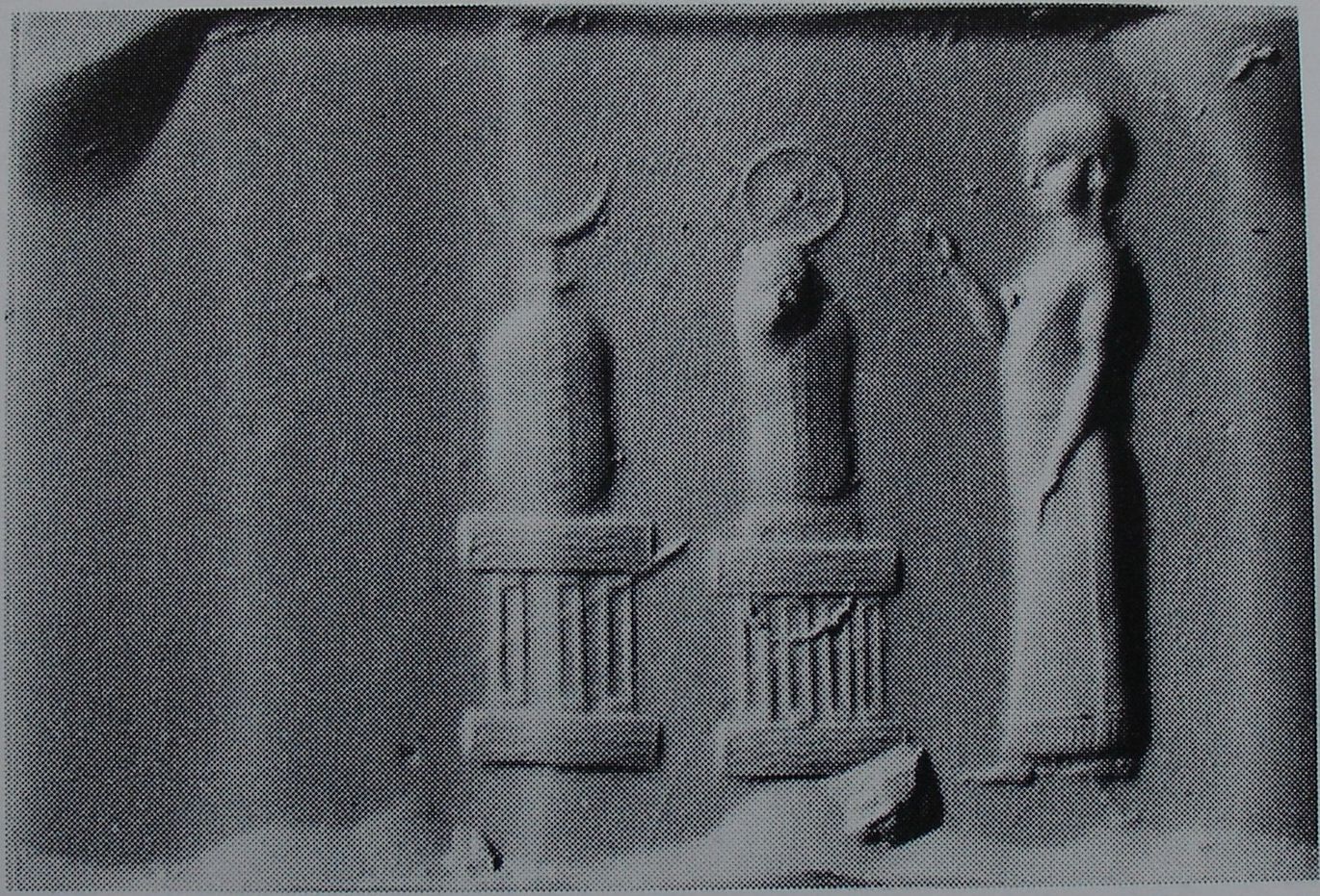 Worshipper (priest) standing before crescent moon and encircled six-rayed, globe-centred star on cult daises (parakkus)