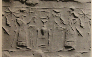 Pot-stand between king and his attendant