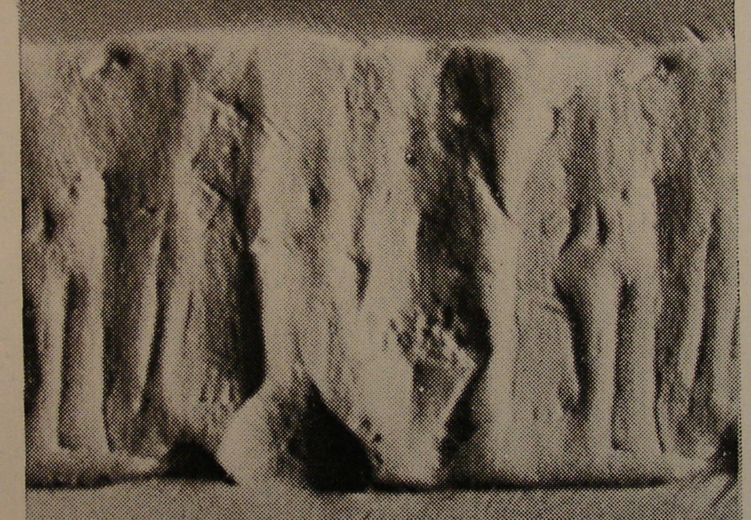 Pot-stand between king and his attendant