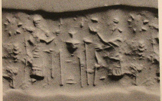 Pot-stand between king and his attendant